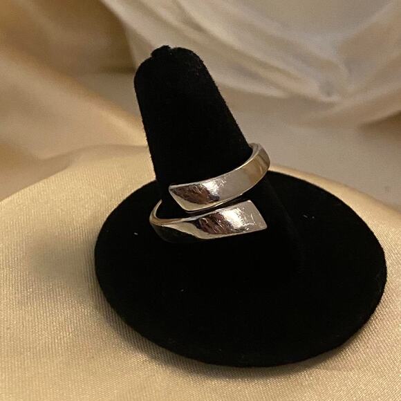 Vintage S925 Sterling Silver Wrap Ring Size 8.5 Bypass Ribbon Ring Adjustable